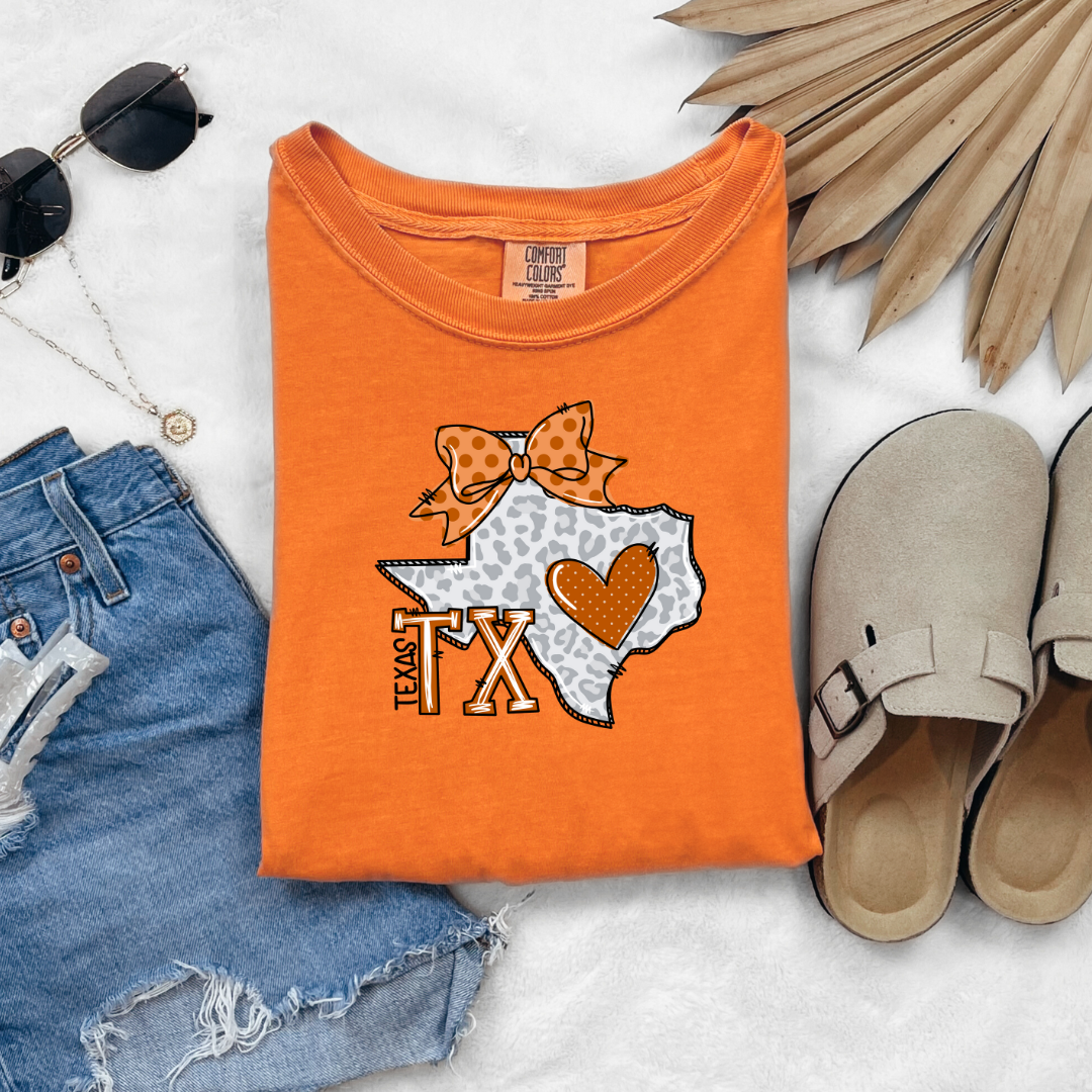 Texas Horns Distressed T-shirt Design Texas Comfort Colors® Shirt Texas Retro Style Coquette Bow Tee Game Day Texas T-shirt Fan Gift
