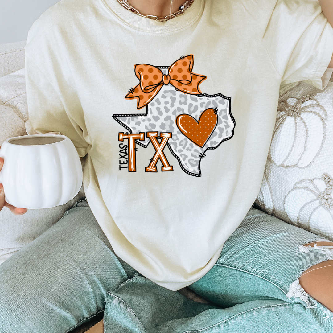 Texas Horns Distressed T-shirt Design Texas Comfort Colors® Shirt Texas Retro Style Coquette Bow Tee Game Day Texas T-shirt Fan Gift