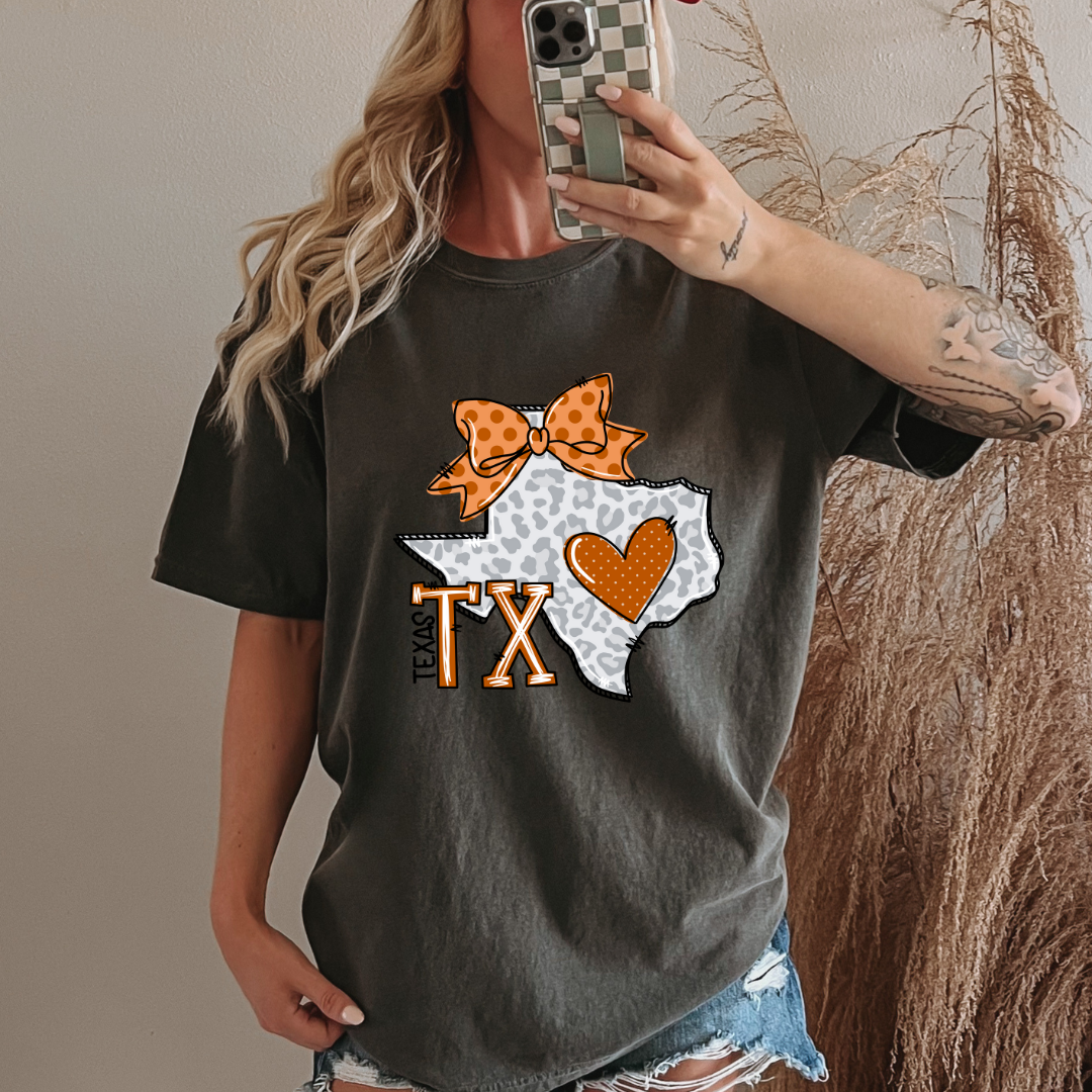 Texas Horns Distressed T-shirt Design Texas Comfort Colors® Shirt Texas Retro Style Coquette Bow Tee Game Day Texas T-shirt Fan Gift